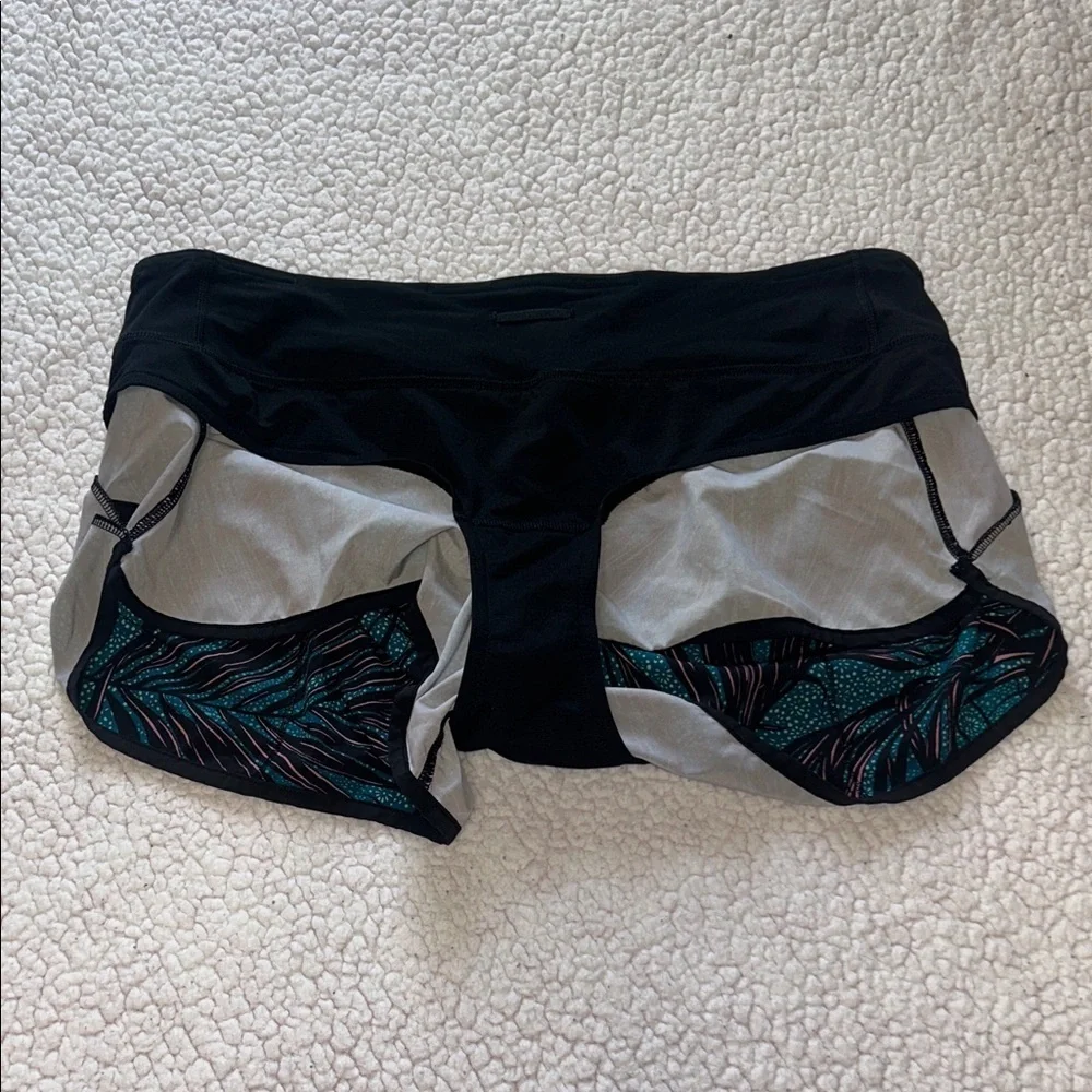 Lululemon Athletica Teal and Black Leaf Print Shorts